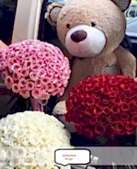 303 adet renkli gül ve buyuk ayıcık